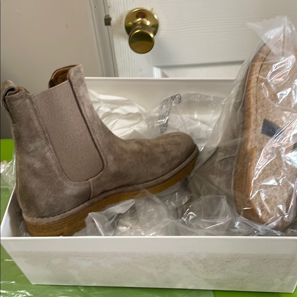 Tan Suede Chelsea Boots